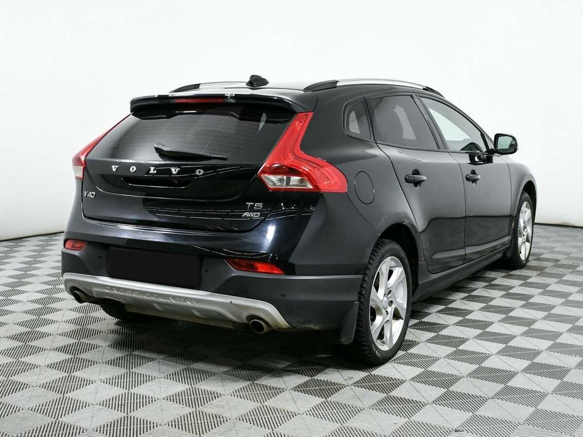 Volvo V40 Cross Country с пробегом — 2013 год. Фото: #4