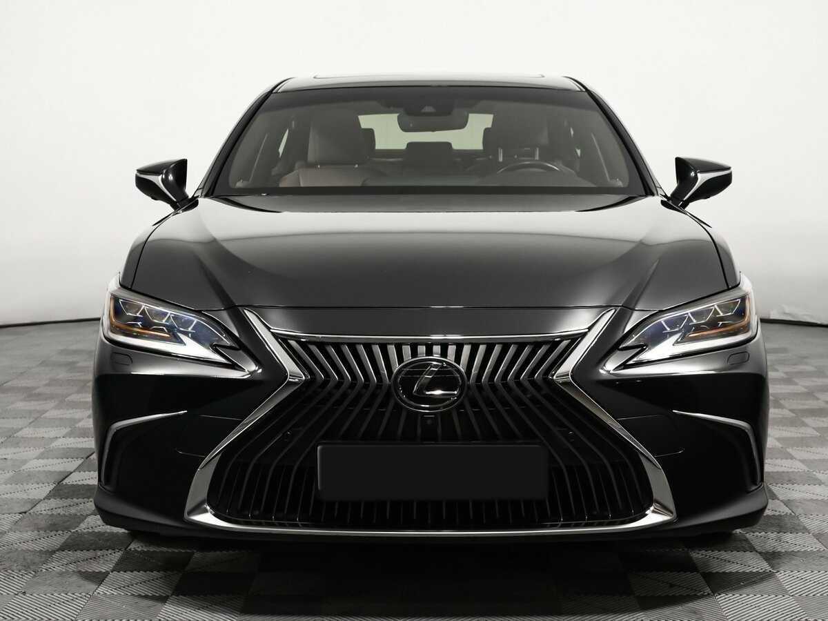 Lexus ES с пробегом — 2018 год. Фото: #1
