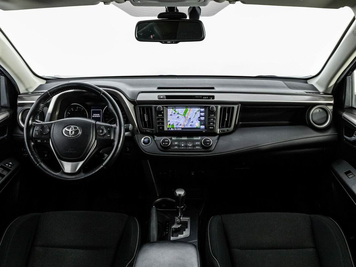 Toyota RAV4 с пробегом — 2018 год. Фото: #7