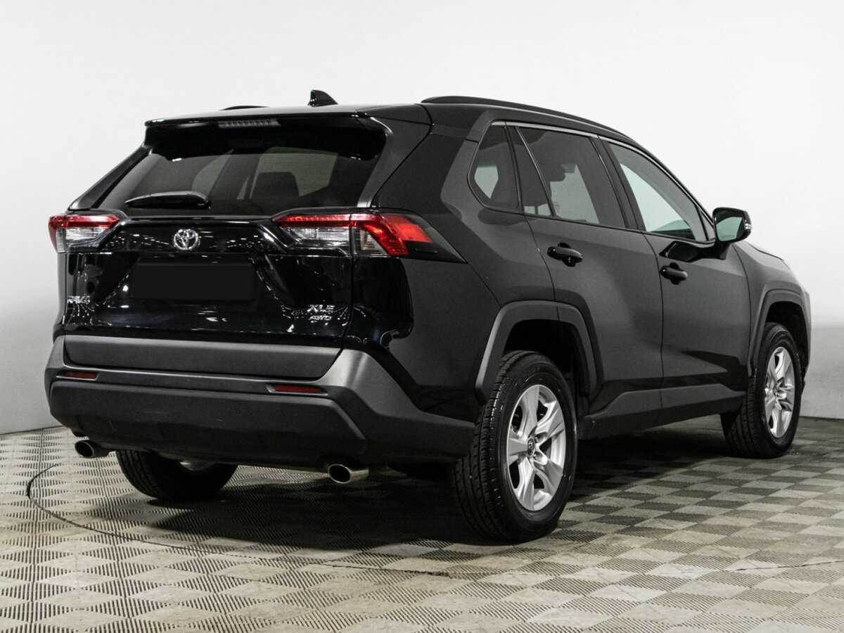 Toyota RAV4 с пробегом — 2021 год. Фото: #4