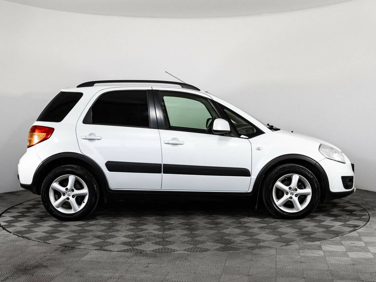 Suzuki SX4 с пробегом — 2012 год. Фото: #3