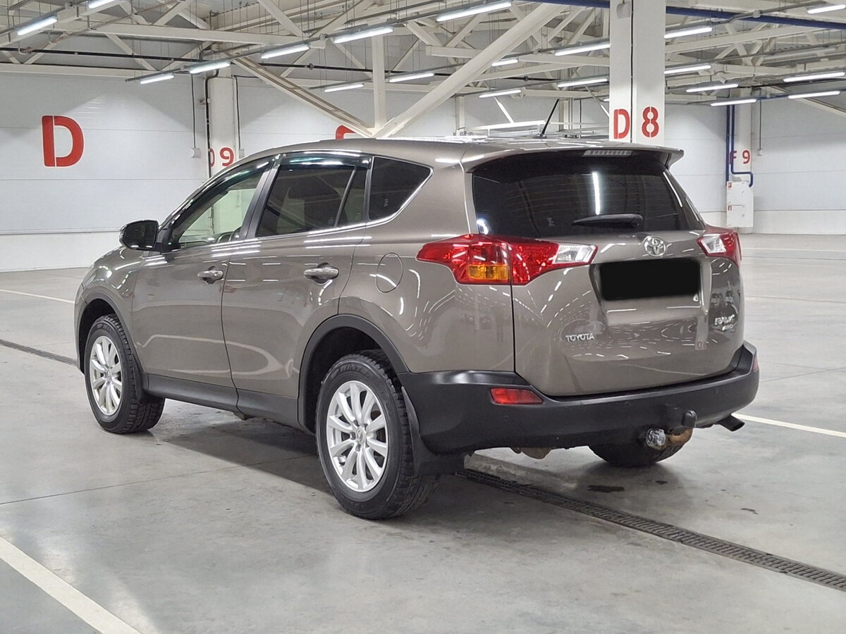 Toyota RAV4 с пробегом — 2013 год. Фото: #6