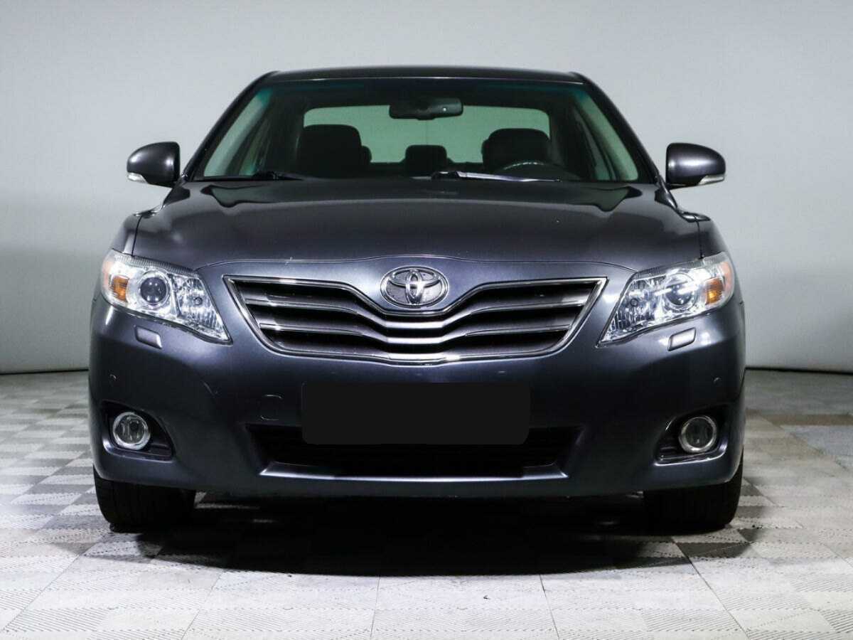 Toyota Camry с пробегом — 2010 год. Фото: #1