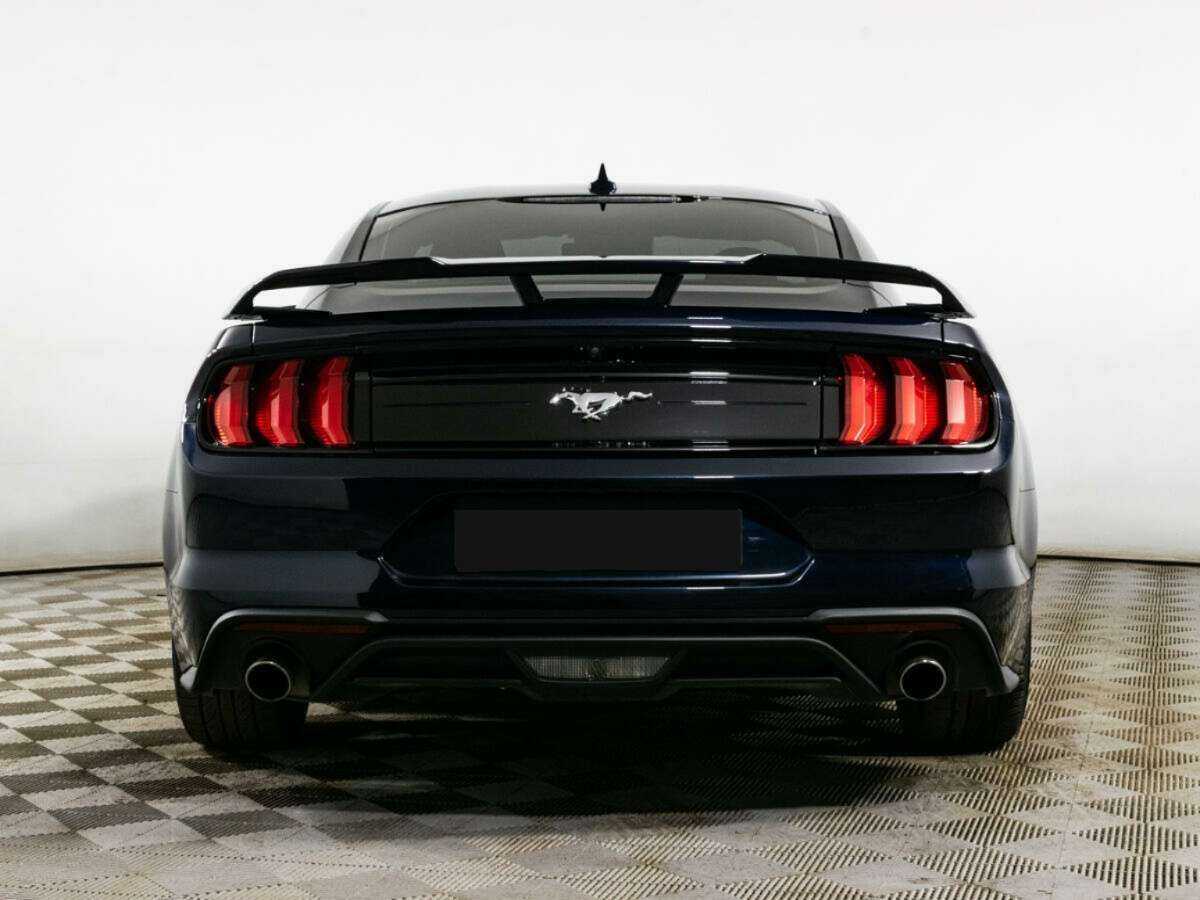 Ford Mustang с пробегом — 2021 год. Фото: #4