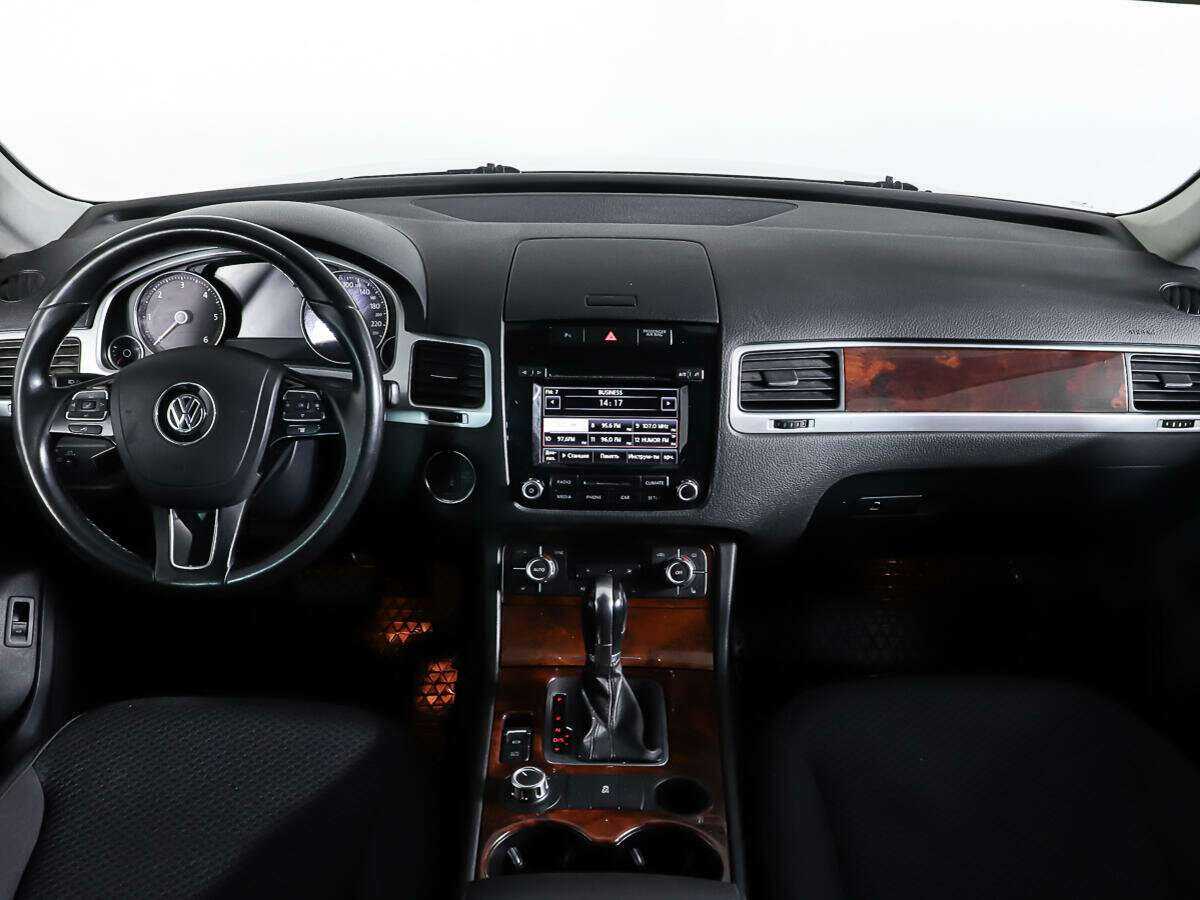 Volkswagen Touareg с пробегом — 2013 год. Фото: #10