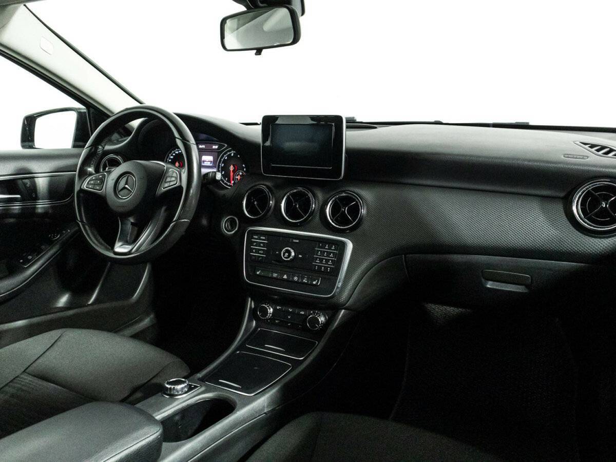 Mercedes-Benz A-Класс с пробегом — 2017 год. Фото: #8