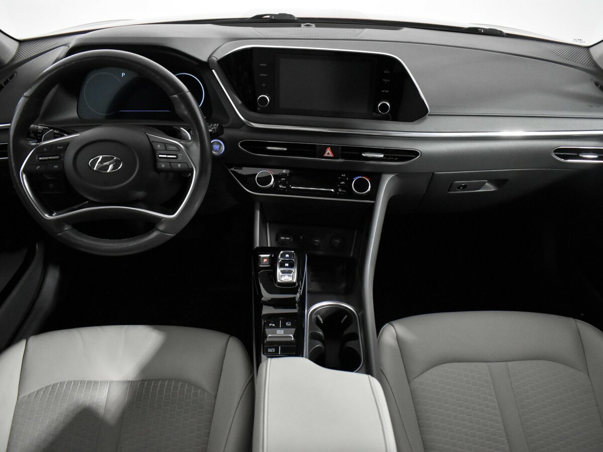 Hyundai Sonata с пробегом — 2020 год. Фото: #11