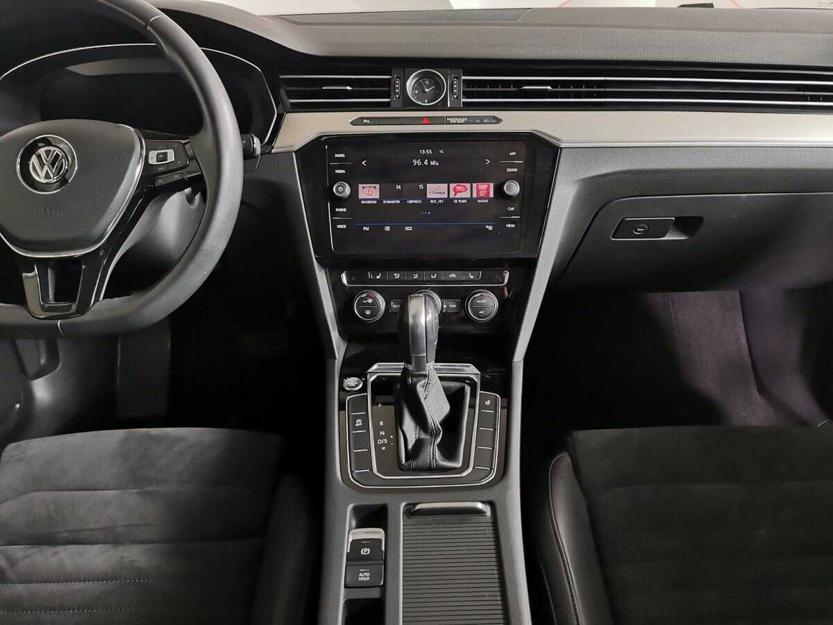 Volkswagen Passat с пробегом — 2019 год. Фото: #10