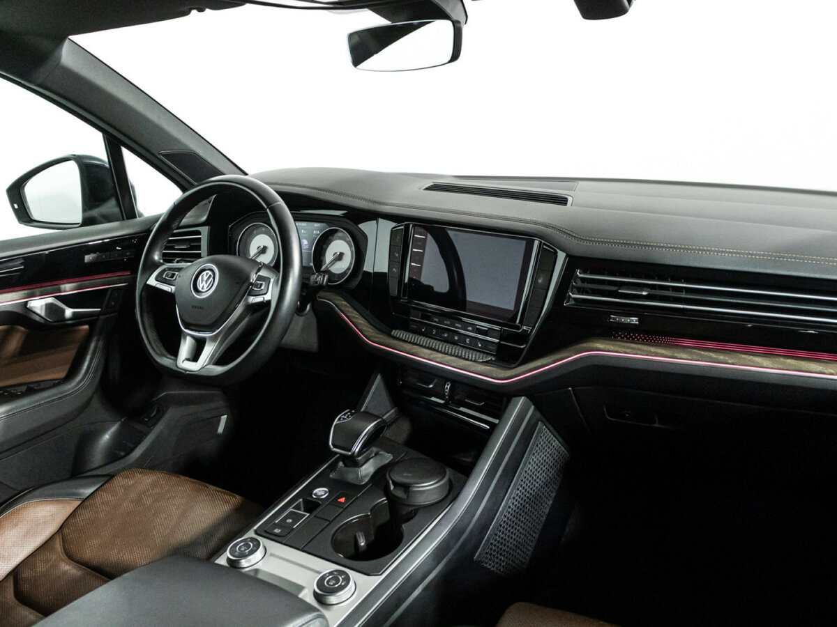 Volkswagen Touareg с пробегом — 2019 год. Фото: #8