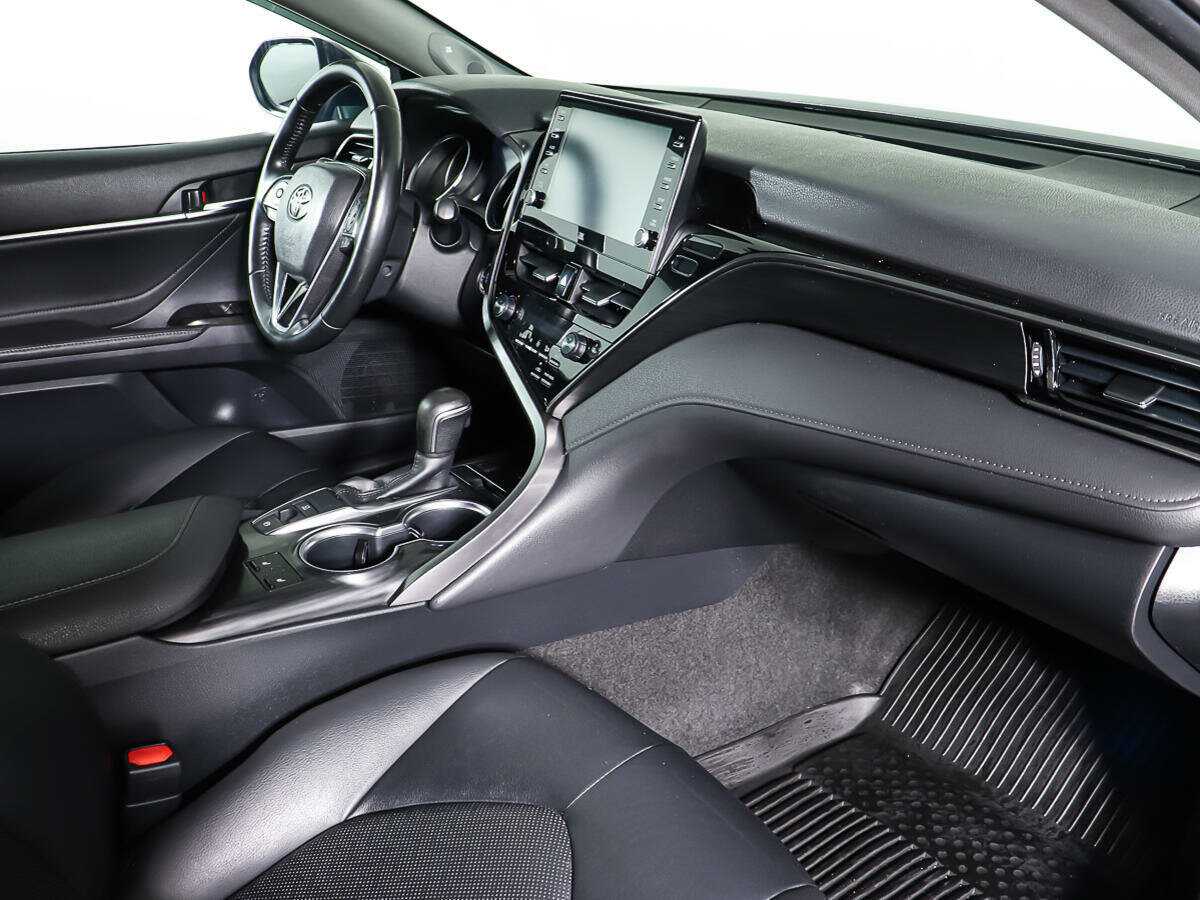 Toyota Camry с пробегом — 2021 год. Фото: #8