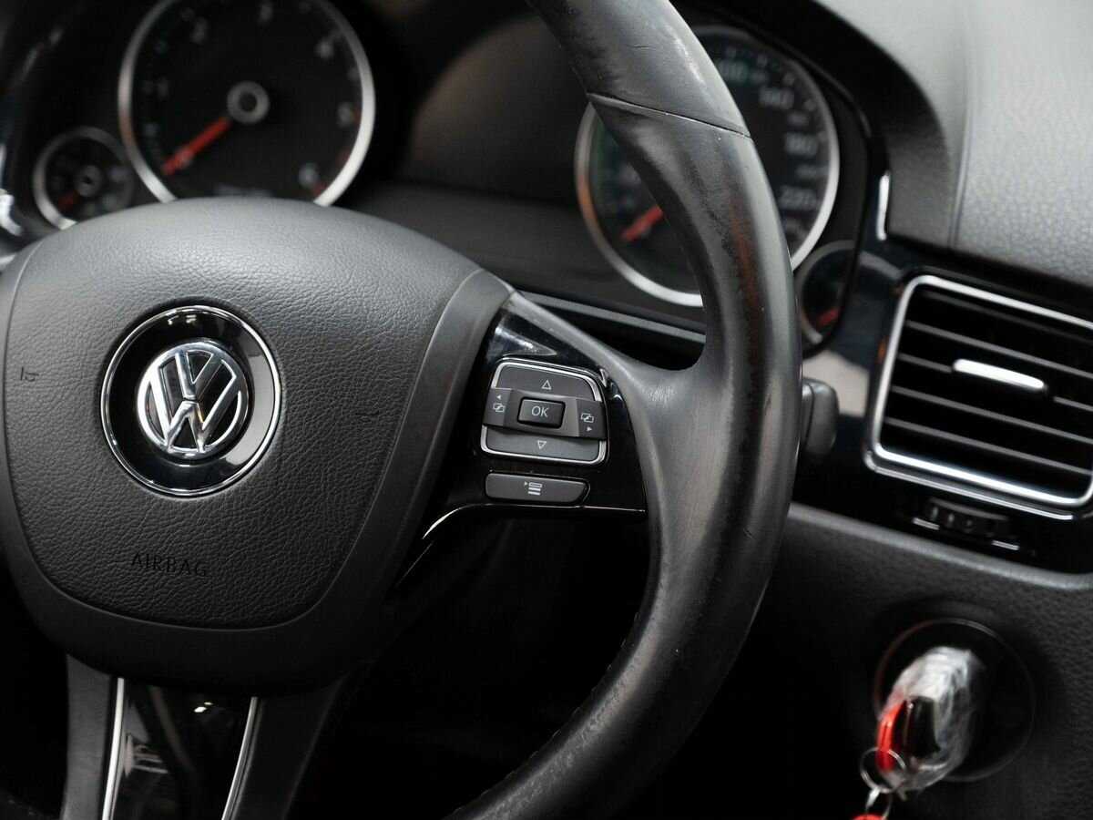 Volkswagen Touareg с пробегом — 2010 год. Фото: #16