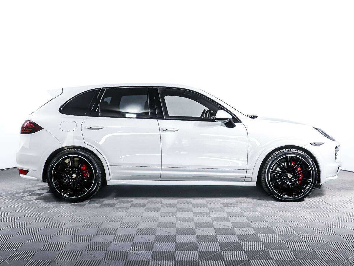 Porsche Cayenne с пробегом — 2012 год. Фото: #3