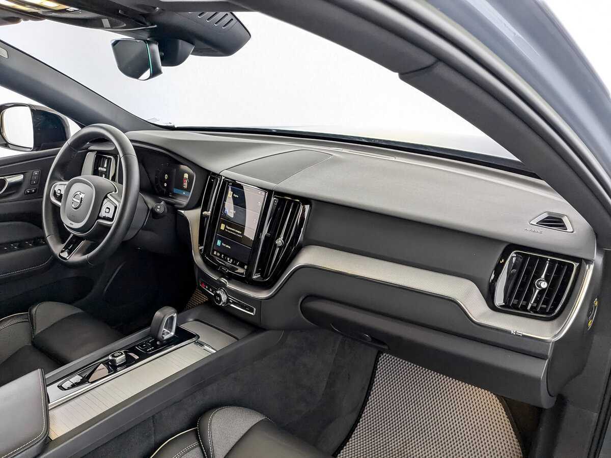 Volvo XC60 с пробегом — 2022 год. Фото: #10