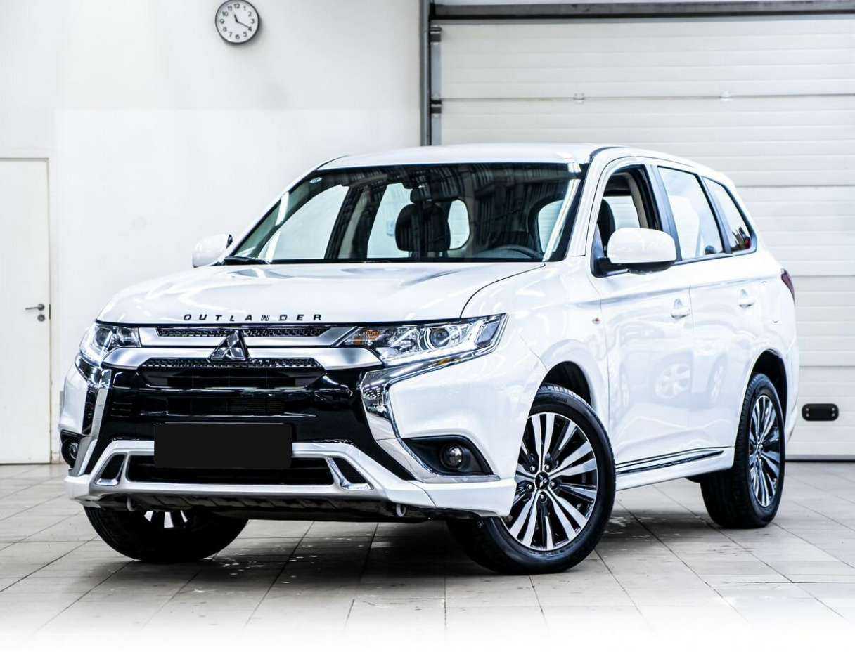 Mitsubishi Outlander с пробегом — 2022 год. Посмотреть фото
