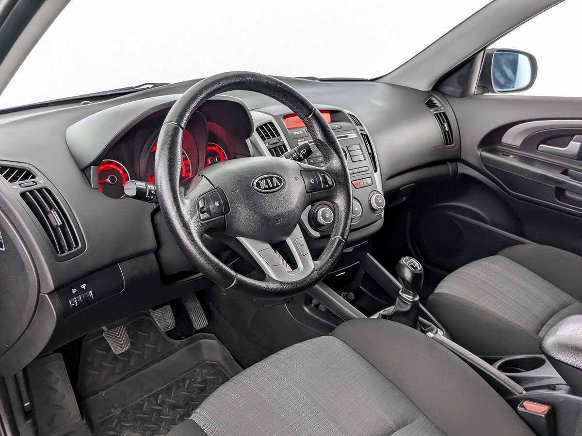 Kia Ceed с пробегом — 2010 год. Фото: #13