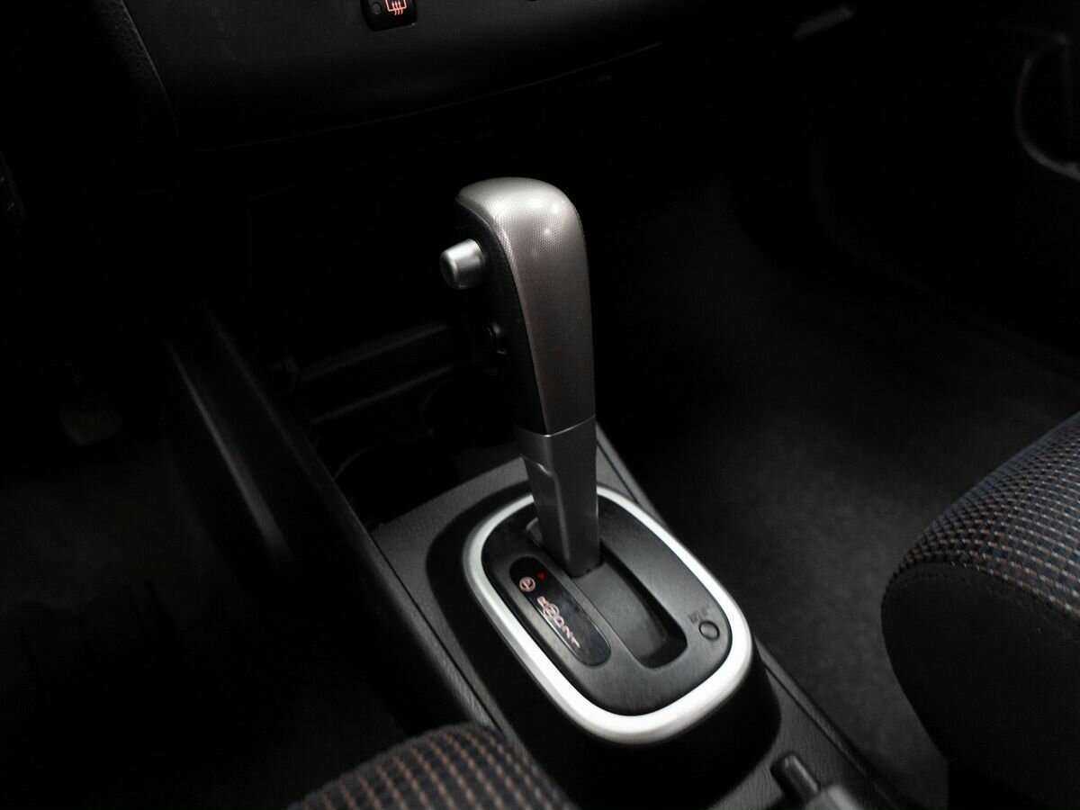 Nissan Tiida с пробегом — 2011 год. Фото: #15