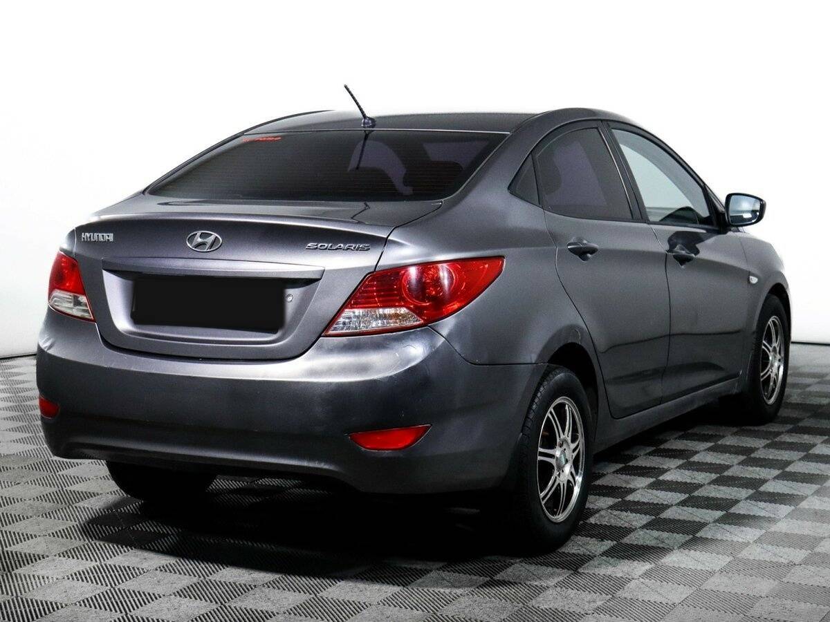 Hyundai Solaris с пробегом — 2011 год. Фото: #3