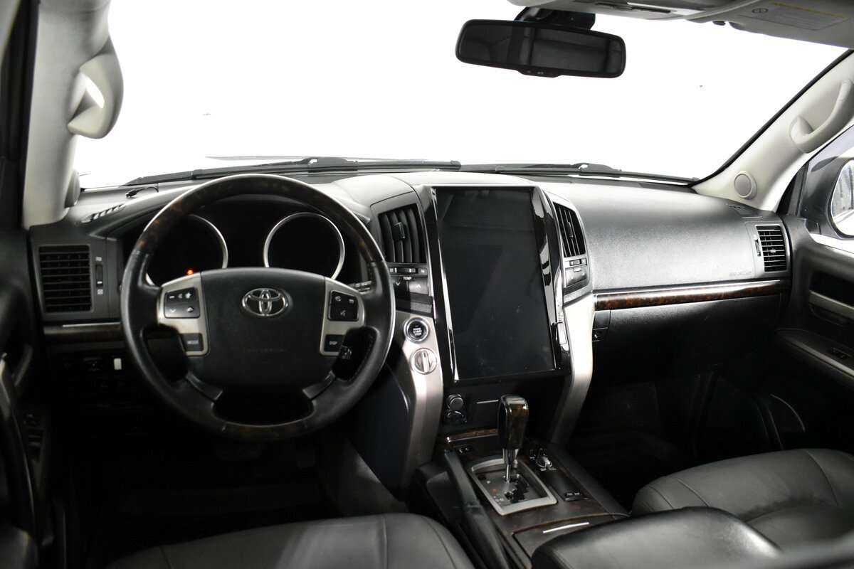 Toyota Land Cruiser с пробегом — 2010 год. Фото: #9