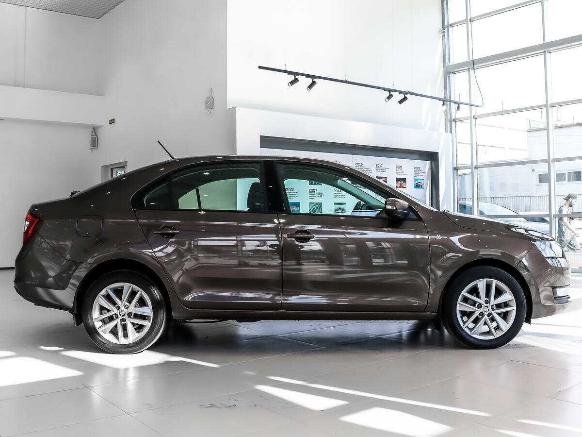 Skoda Rapid с пробегом — 2019 год. Фото: #3