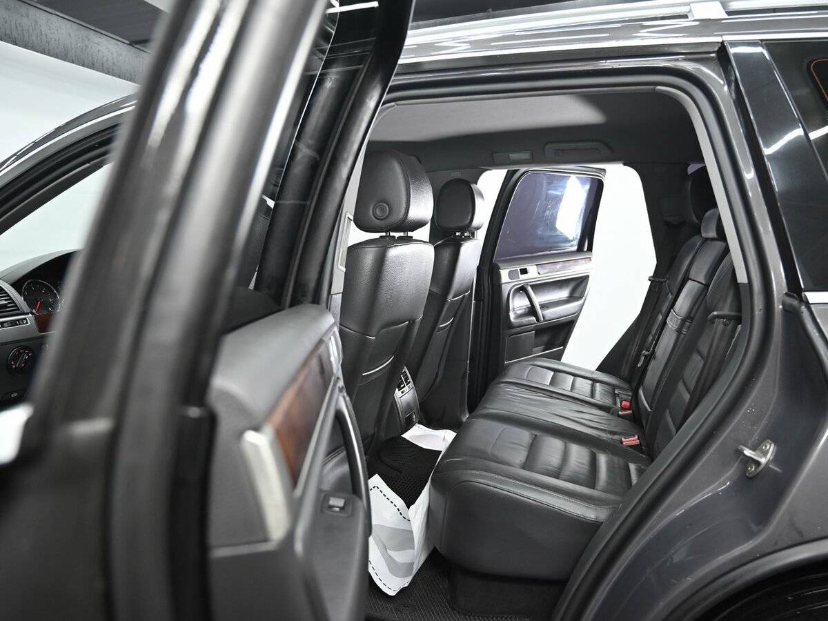 Volkswagen Touareg с пробегом — 2010 год. Фото: #14