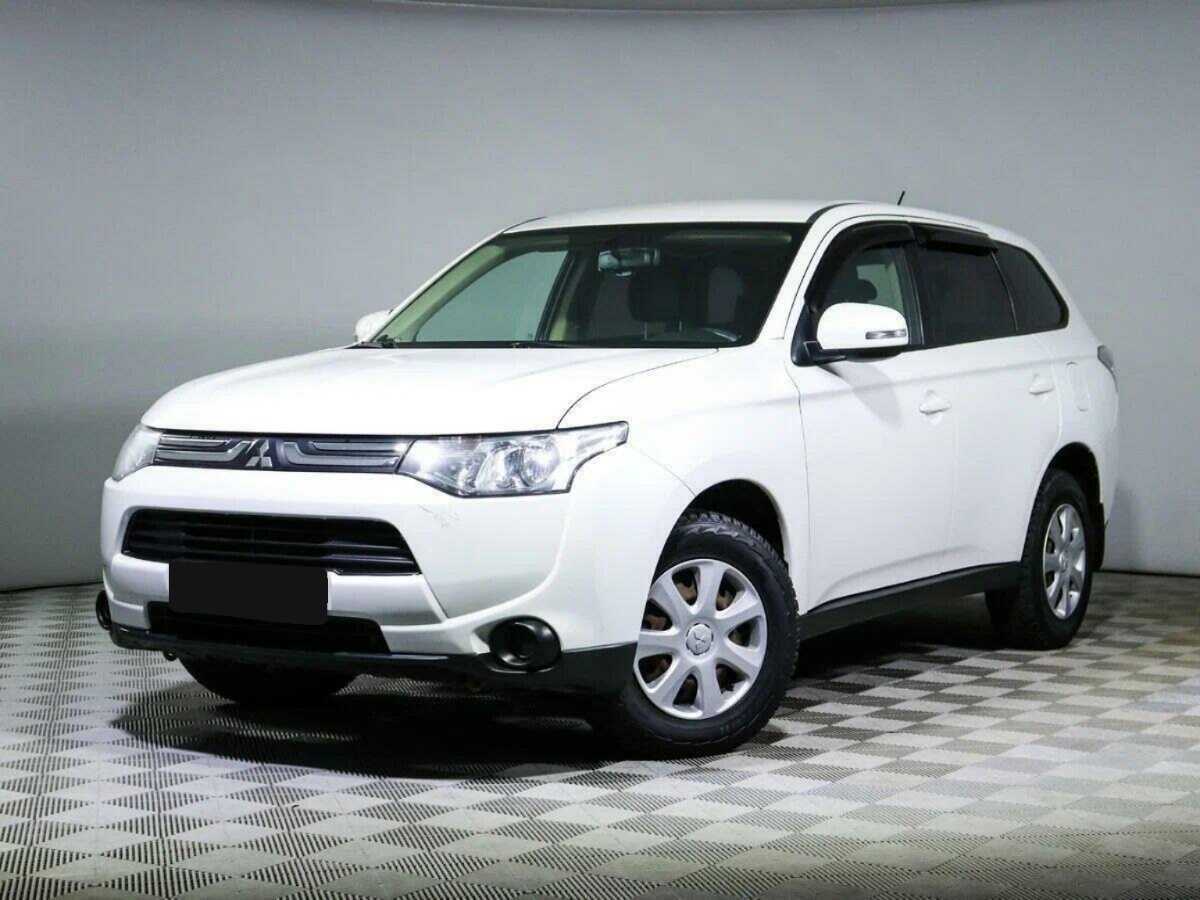 Mitsubishi Outlander с пробегом — 2012 год. Фото: #0