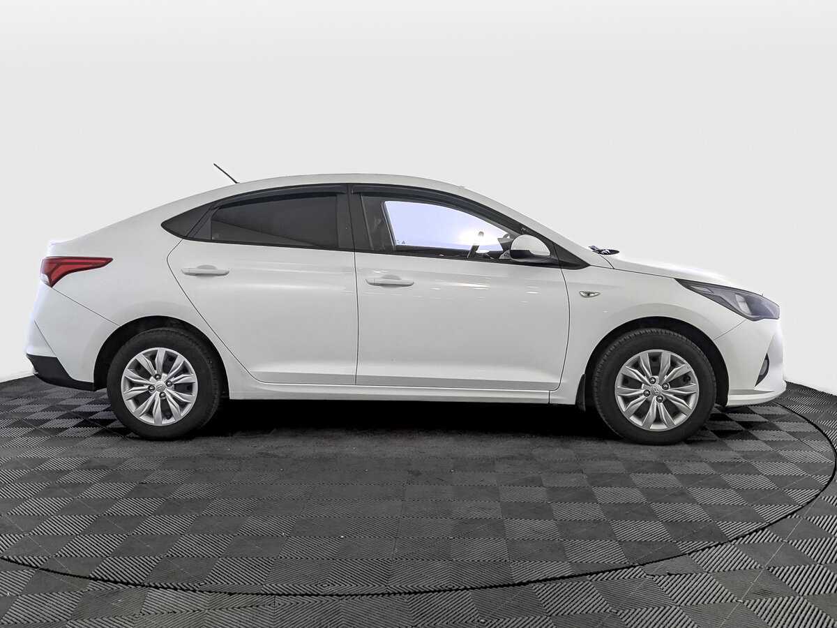Hyundai Solaris с пробегом — 2020 год. Фото: #3