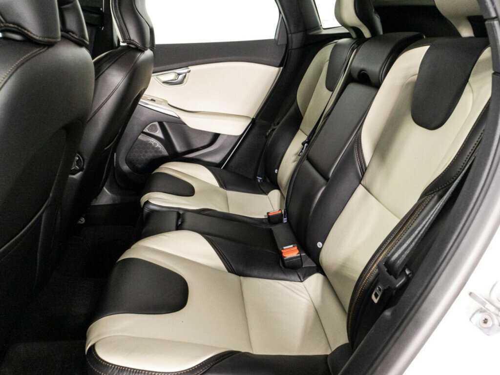 Volvo V40 Cross Country с пробегом — 2019 год. Фото: #9