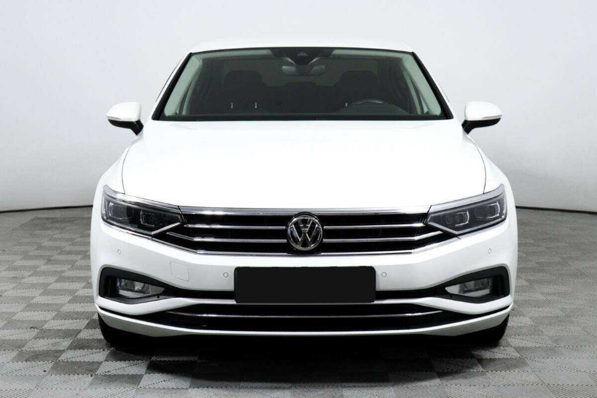 Volkswagen Passat с пробегом — 2020 год. Фото: #1