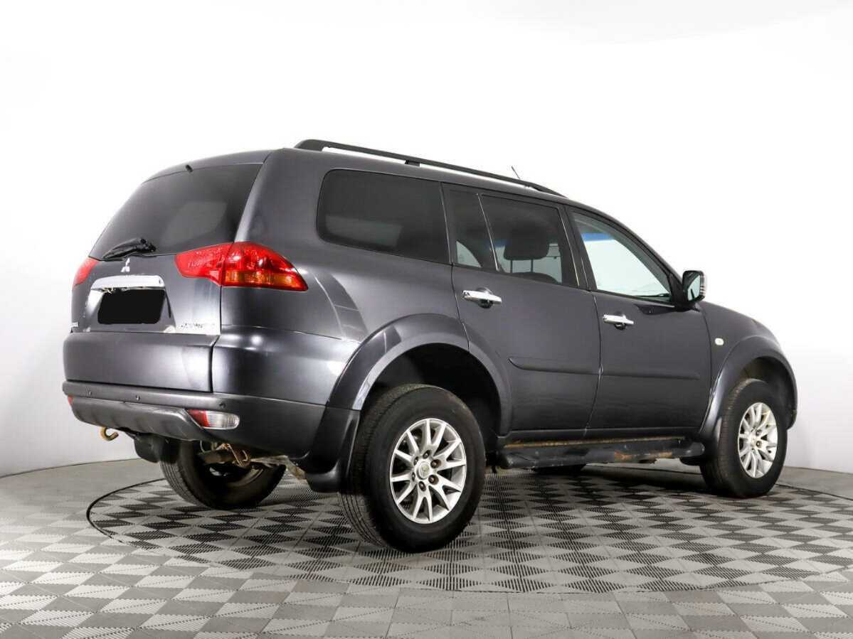 Mitsubishi Pajero Sport с пробегом — 2011 год. Фото: #4