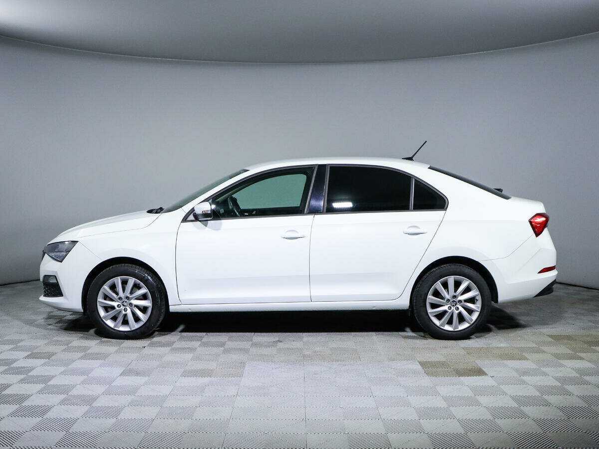 Skoda Rapid с пробегом — 2021 год. Фото: #7