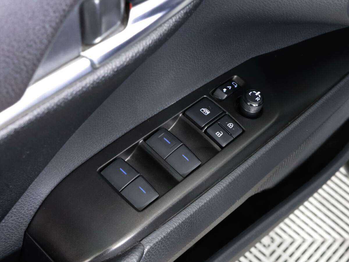 Toyota Camry с пробегом — 2021 год. Фото: #13