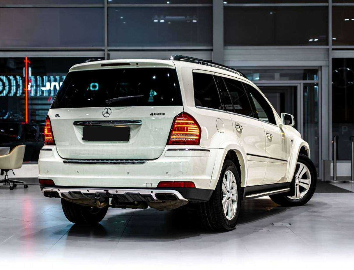 Mercedes-Benz GL-Класс с пробегом — 2012 год. Фото: #2