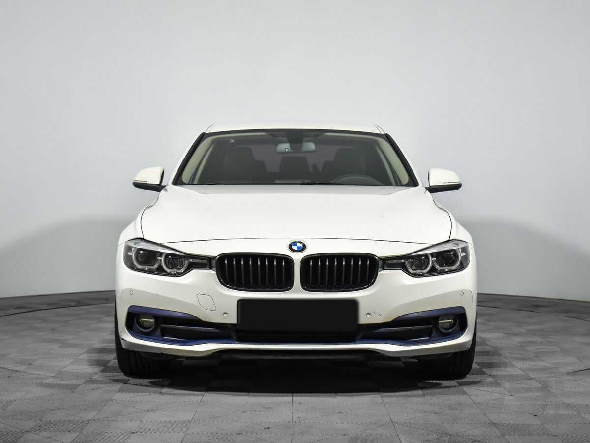 BMW 3 серии с пробегом — 2017 год. Фото: #1
