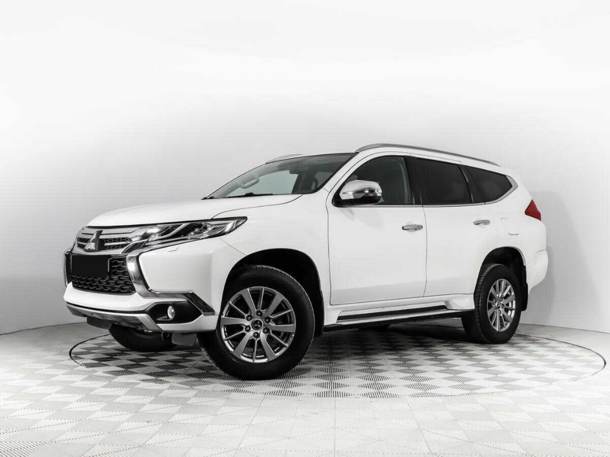 Mitsubishi Pajero Sport с пробегом — 2017 год. Фото: #0