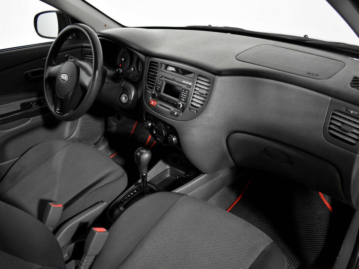 Kia Rio с пробегом — 2011 год. Фото: #12