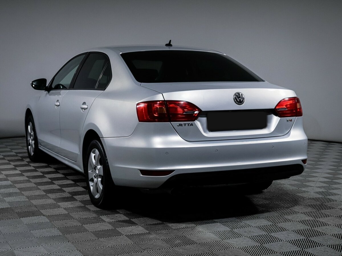 Volkswagen Jetta с пробегом — 2011 год. Фото: #5