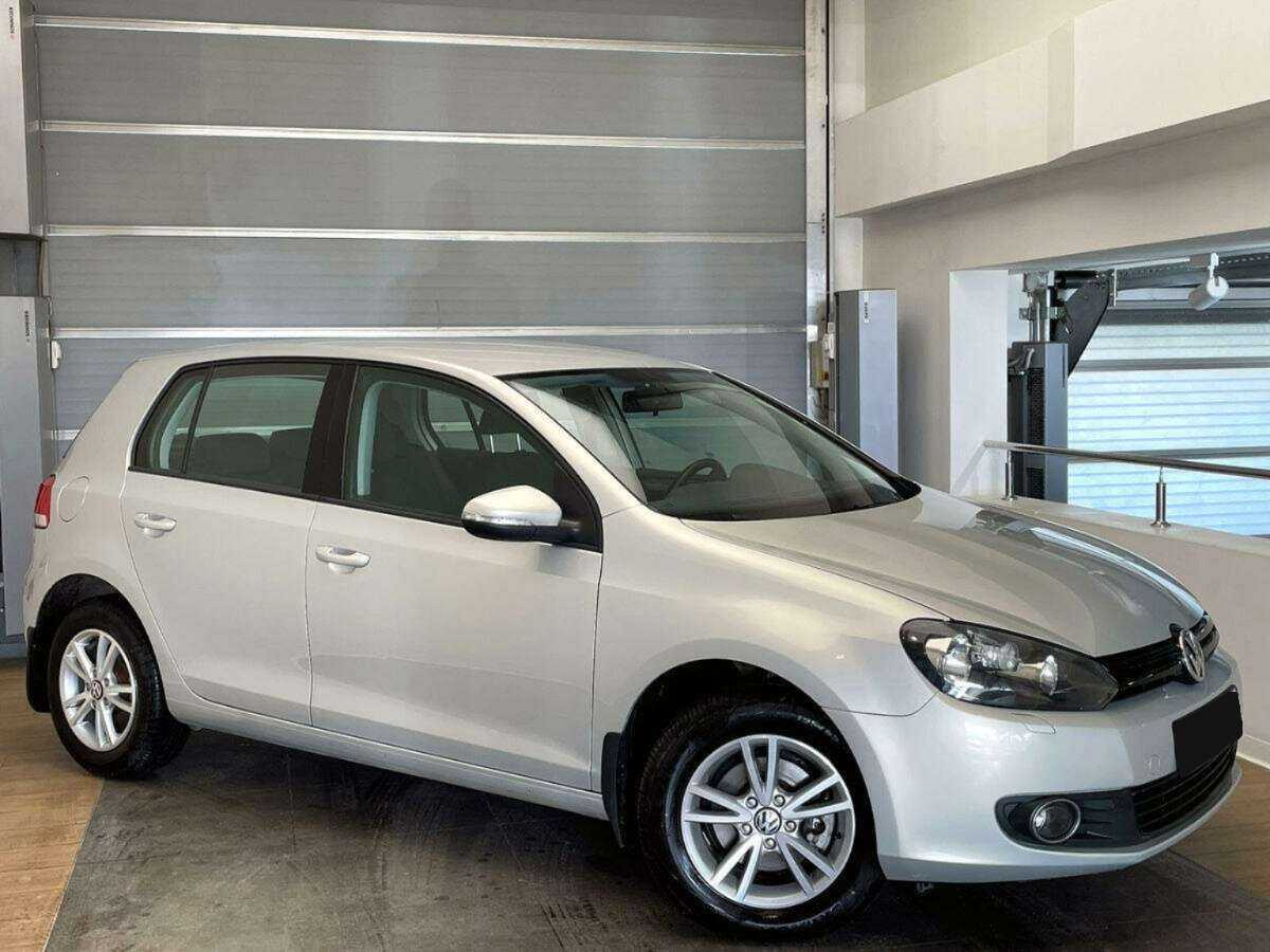 Volkswagen Golf с пробегом — 2010 год. Фото: #2