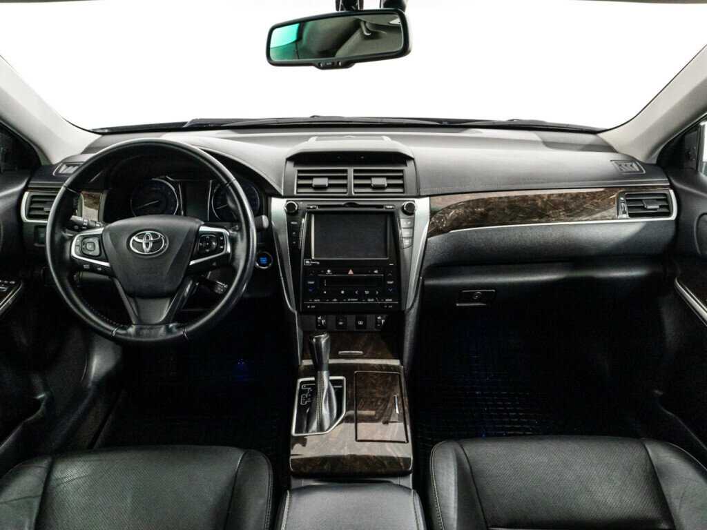 Toyota Camry с пробегом — 2016 год. Фото: #12