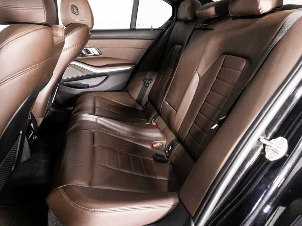 BMW 3 серии с пробегом — 2019 год. Фото: #9