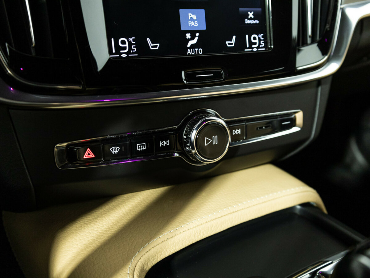 Volvo V90 с пробегом — 2018 год. Фото: #16