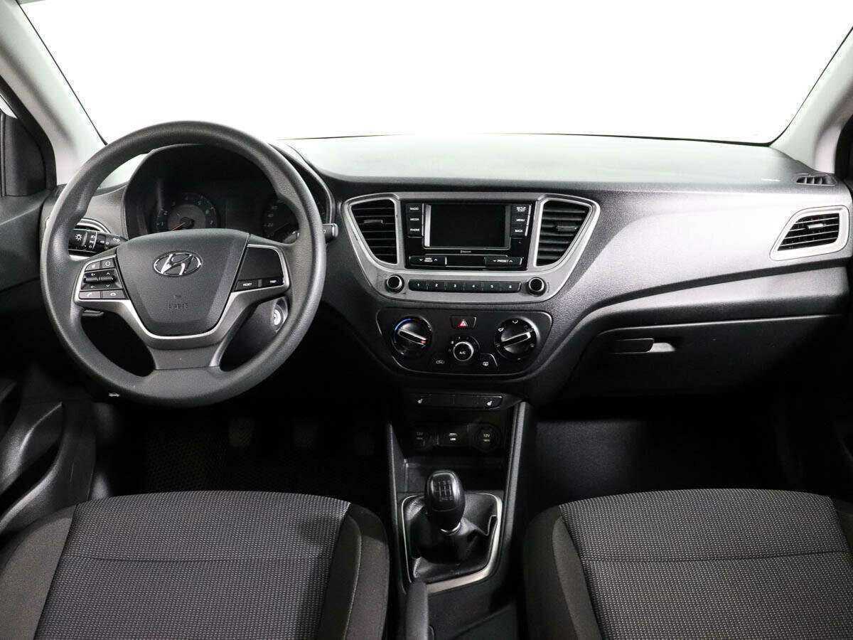 Hyundai Solaris с пробегом — 2020 год. Фото: #10