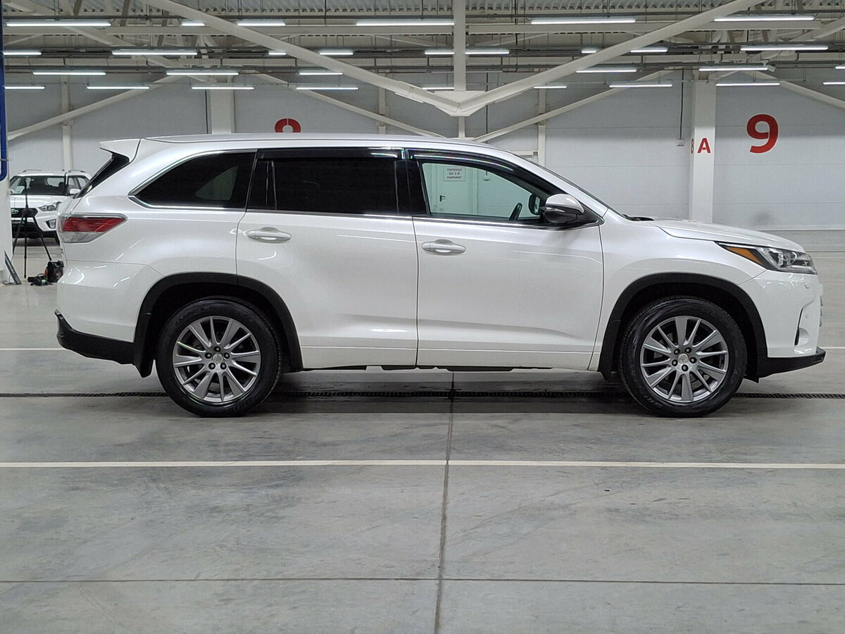 Toyota Highlander с пробегом — 2014 год. Фото: #3