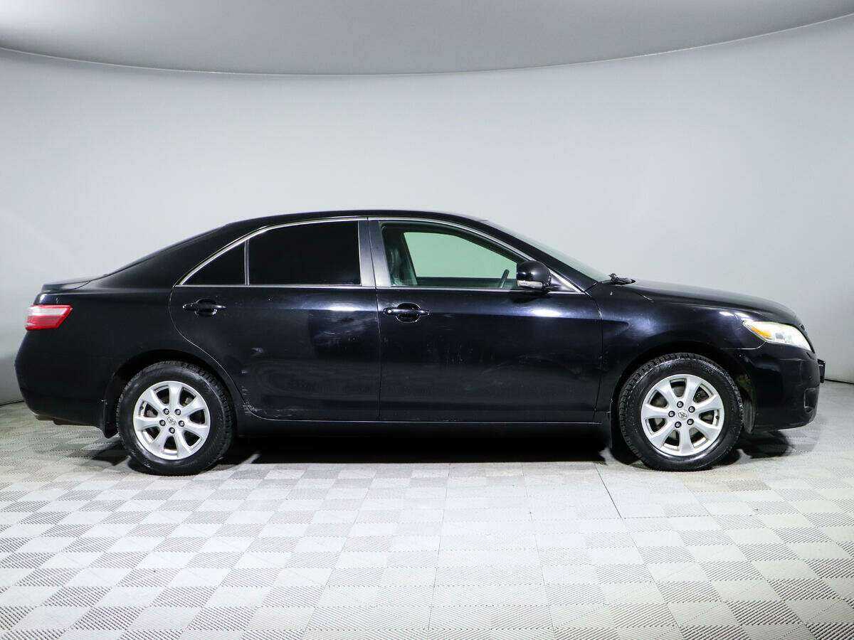 Toyota Camry с пробегом — 2011 год. Фото: #3