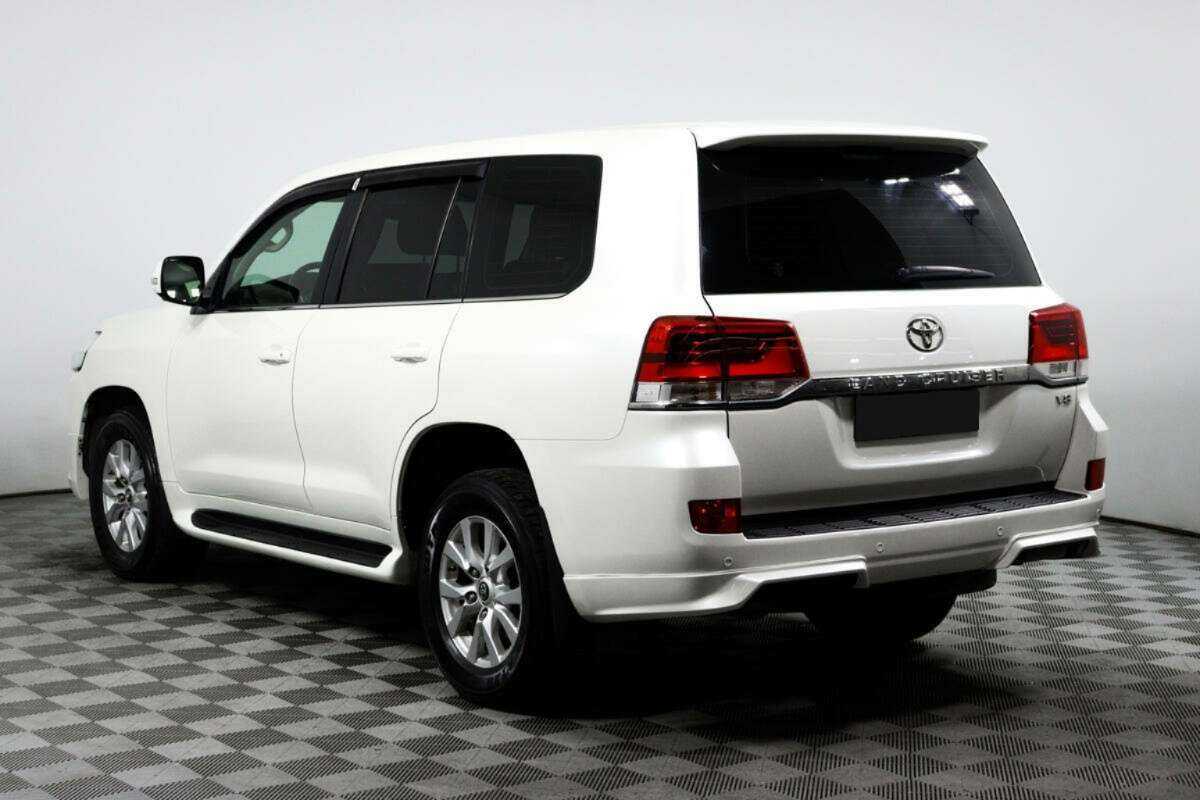 Toyota Land Cruiser с пробегом — 2015 год. Фото: #6