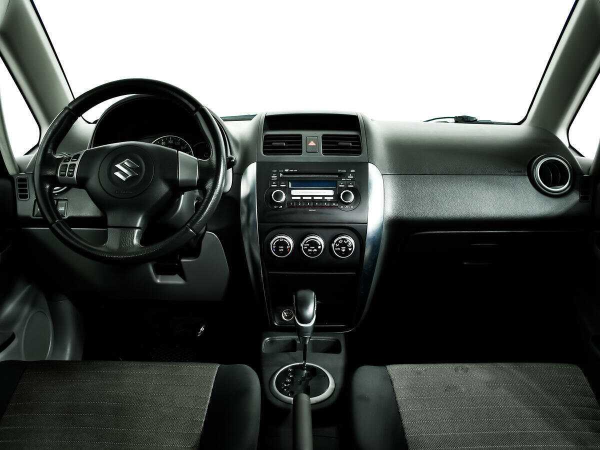 Suzuki SX4 с пробегом — 2008 год. Фото: #10