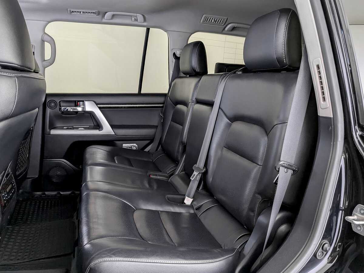 Toyota Land Cruiser с пробегом — 2014 год. Фото: #11