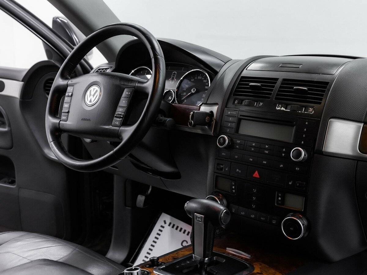 Volkswagen Touareg с пробегом — 2008 год. Фото: #10