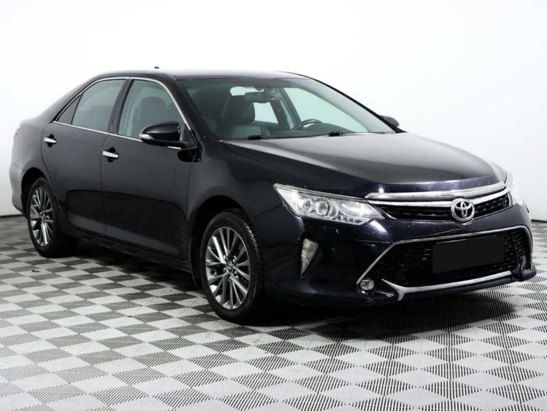 Toyota Camry с пробегом — 2015 год. Фото: #2