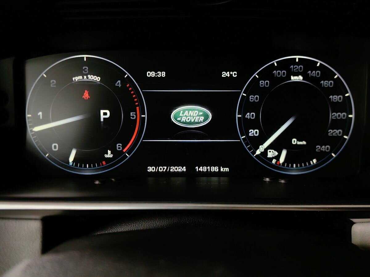 Land Rover Range Rover Sport с пробегом — 2016 год. Фото: #16