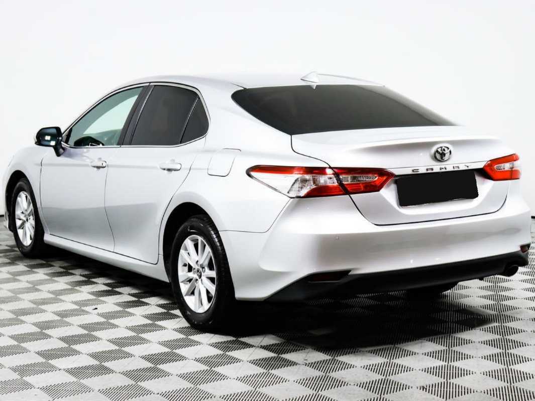 Toyota Camry с пробегом — 2018 год. Фото: #6
